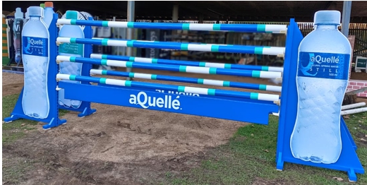 Wood horse jump - Aquelle